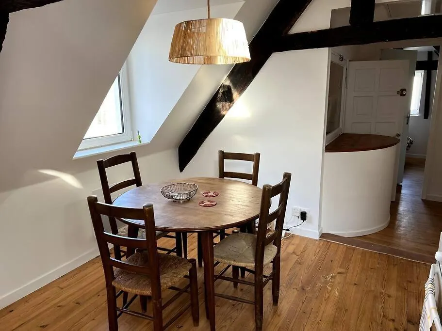 Appartement Charmant T4 Entierement Renove ! Lannion France